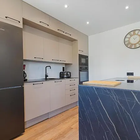 Stunning Penthouse Apartment *